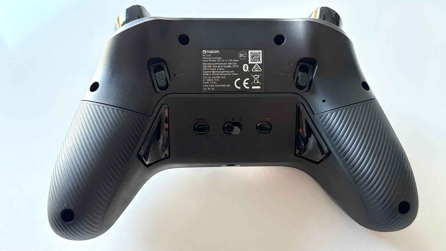 Back of the Nacon Revolution Pro X controller Back of the Nacon Revolution Pro X controller