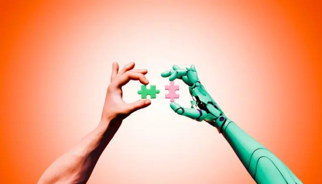 Foto de arquivo de mãos humanas e robóticas a unir peças de puzzle para uma inovação futura