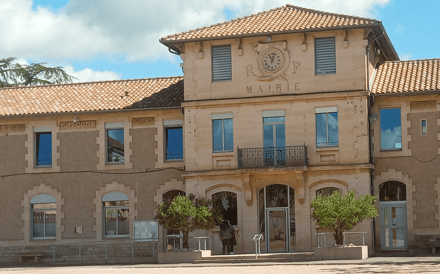 The mairie in Hérépian (34), France. (c) Chris Aspinall, 240516 The mairie in Hérépian (34), France. (c) Chris Aspinall, 240516