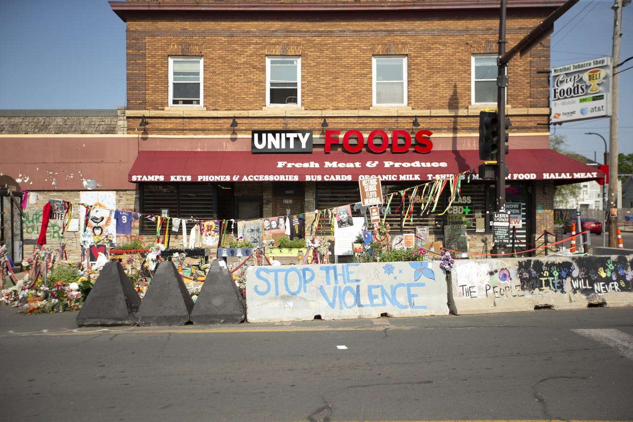 George Floyd Square: Who's to blame for what tourists see? | Minnesota Spokesman-Recorder George Floyd Square: Who's to blame for what tourists see? | Minnesota Spokesman-Recorder