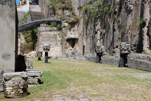 Sanctuary of Fortuna Primigenia (CC BY-SA 3.0) Sanctuary of Fortuna Primigenia (CC BY-SA 3.0)