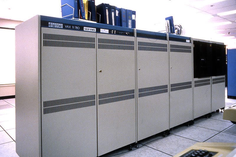 File:DEC-VAX-11-780.jpg