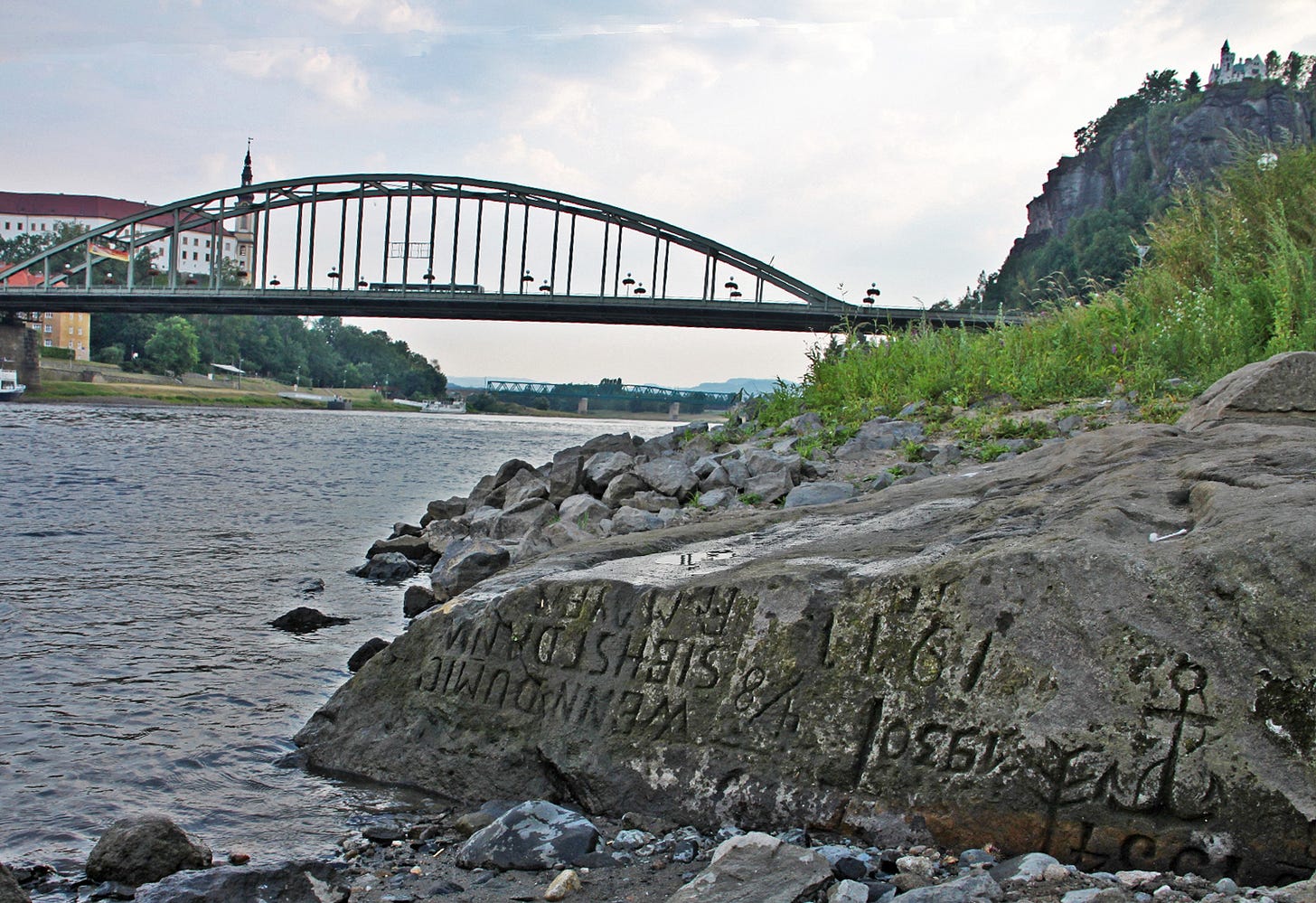 hunger stones