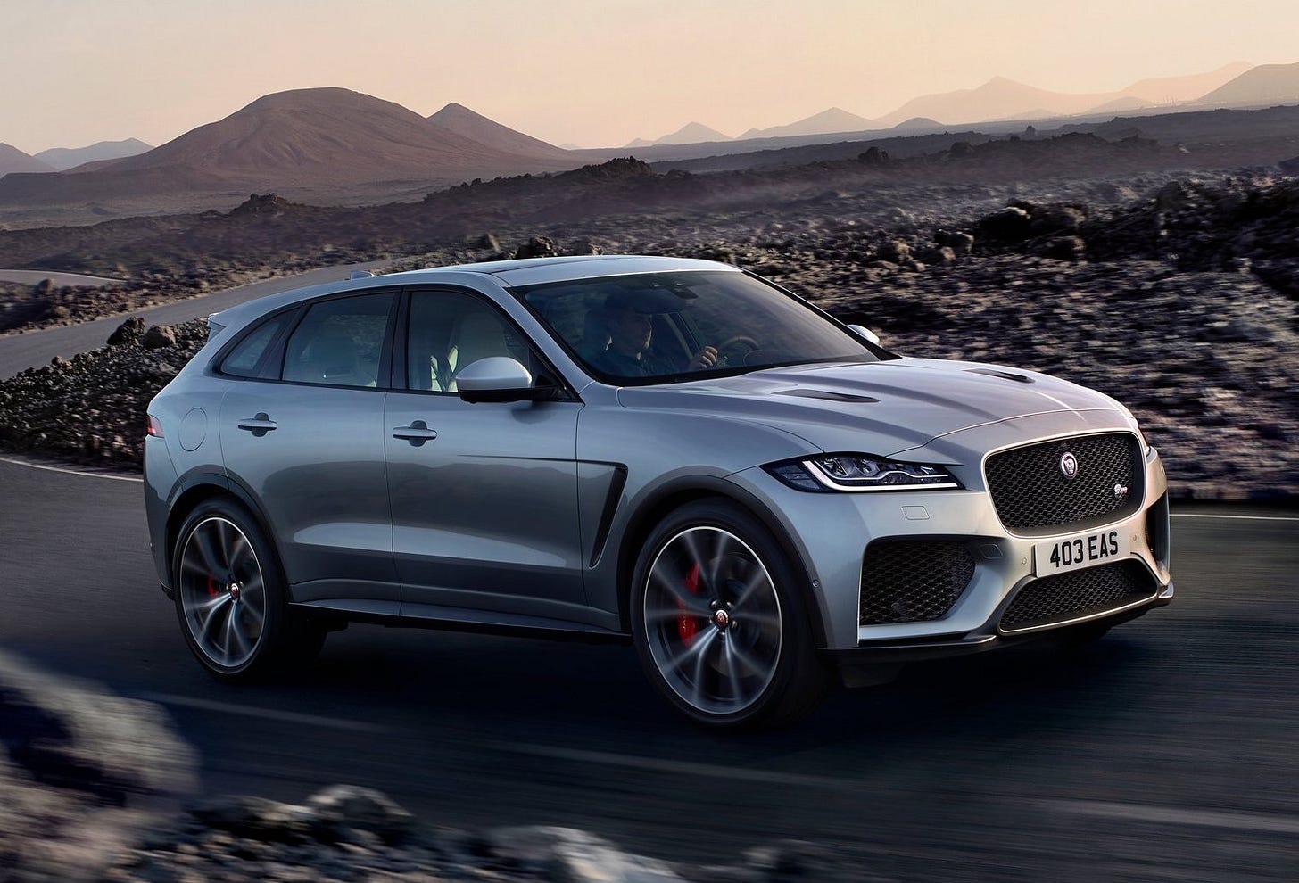Jaguar F-PACE SVR revealed with potent supercharged V8 | PerformanceDrive