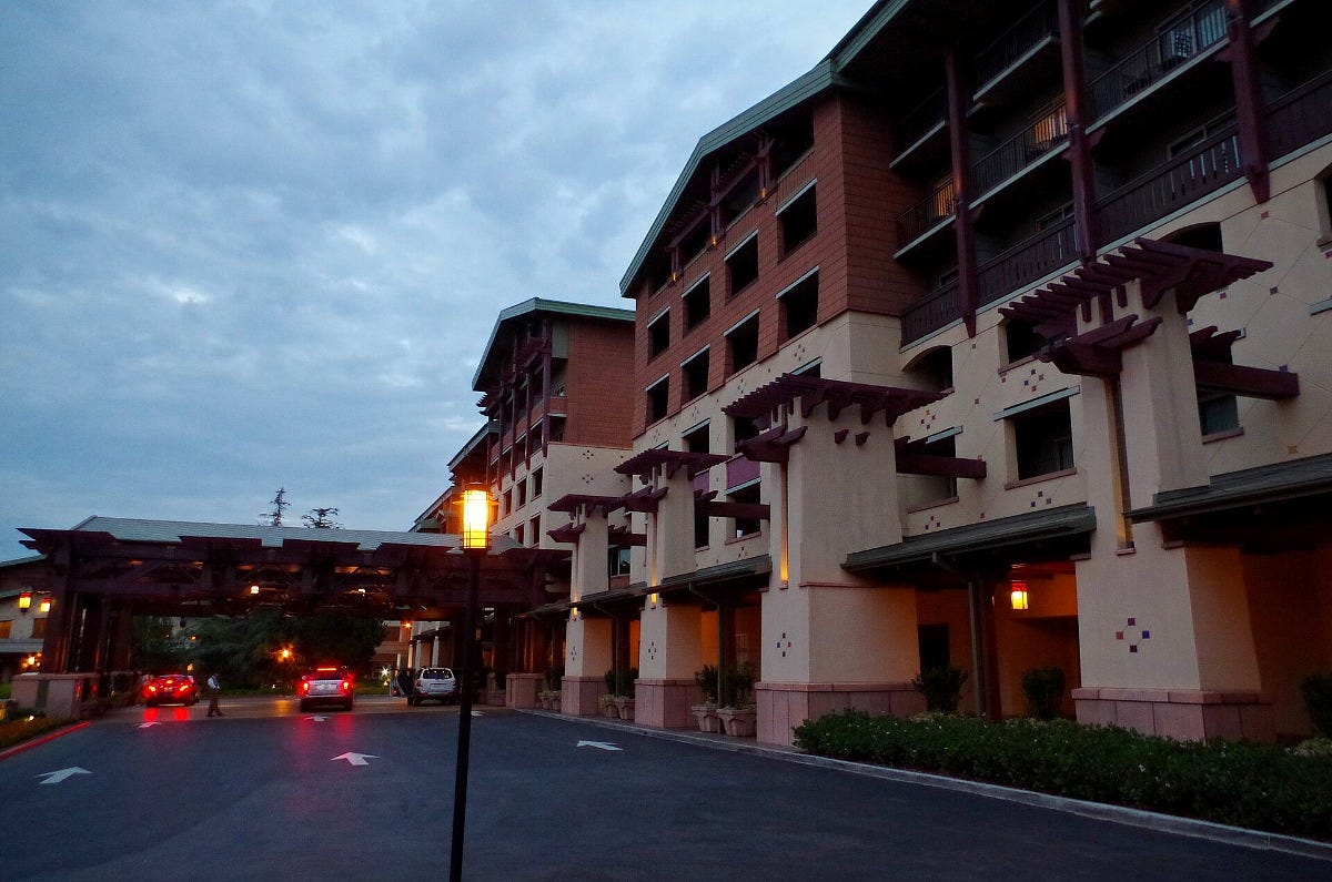 The entrance to Disney's Grand Californian Hotel and Spa. Image: Patrick Pelletier via Wikimedia Commons