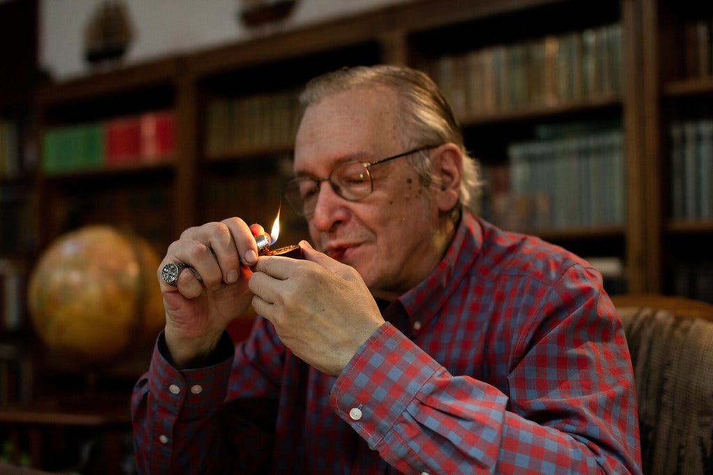 Olavo de Carvalho: Seu Legado e Ideias - OliverTalk