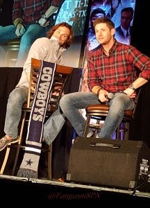 dallas_con_2015_phone_1290_WM