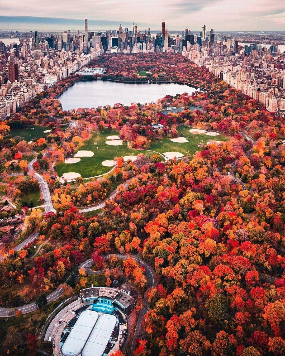 Autumn in New York - Central Park as seen from high above. : r/BeAmazed