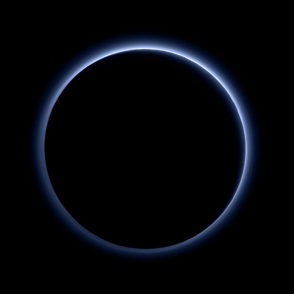 https://upload.wikimedia.org/wikipedia/commons/0/02/Blue_hazes_over_backlit_Pluto.jpg?utm_source=en.wikipedia.org&utm_campaign=imageinfo&utm_content=original