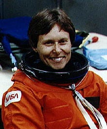 220px-Roberta_Bondar_NASA 220px-Roberta_Bondar_NASA