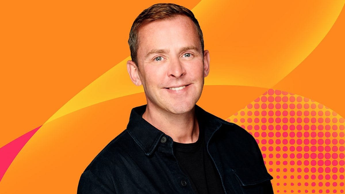 Radio 2 in crisis: Over half a million switch off at Breakfast as Heart's listenership swells Radio 2 in crisis: Over half a million switch off at Breakfast as Heart's listenership swells