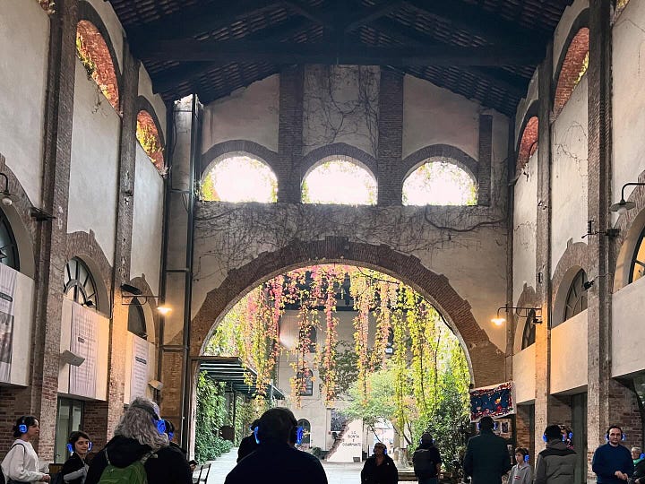 Qualche immagine tra Borgo Dora e Porta Palazzo (Torino) nel 2024