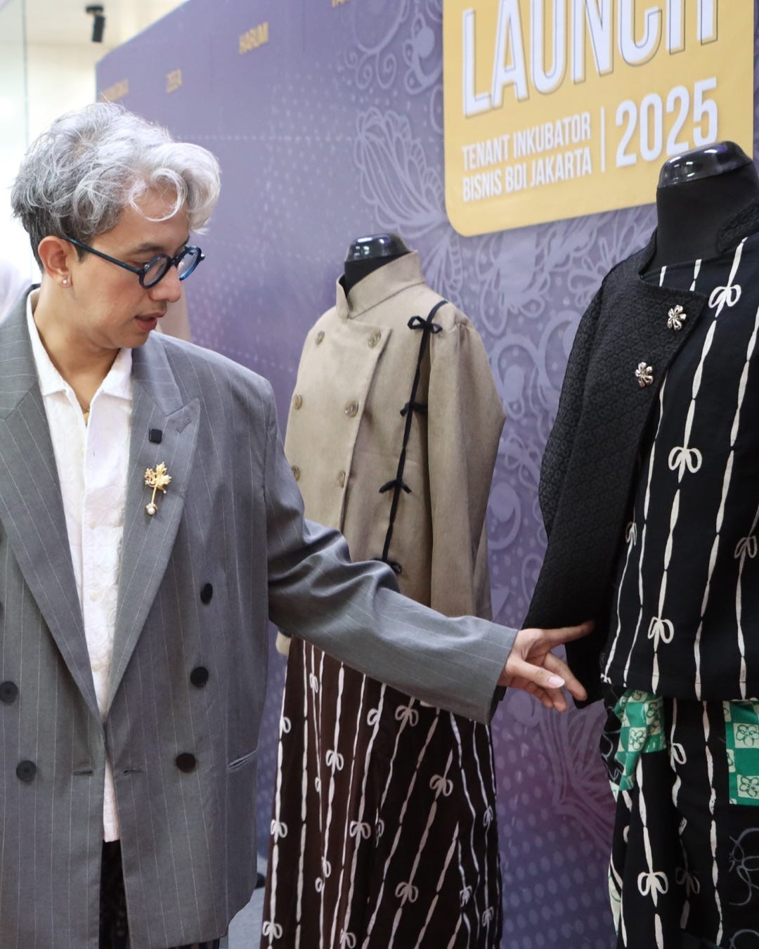 Indonesian designer Didiet Maulana's IKAT collection featuring contemporary takes on the traditional kebaya and tenun ikat. 