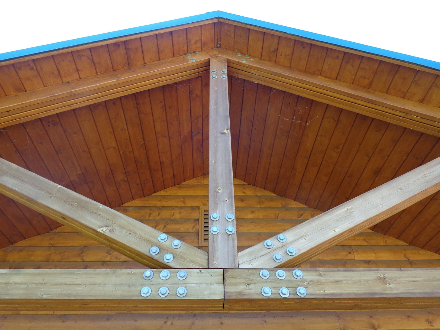 Wooden Roof Support Beams – Photos Public Domain