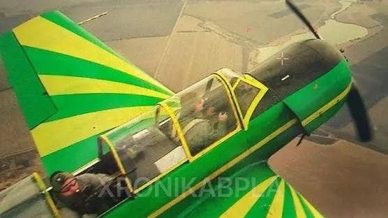 Yak_52 03.jpg