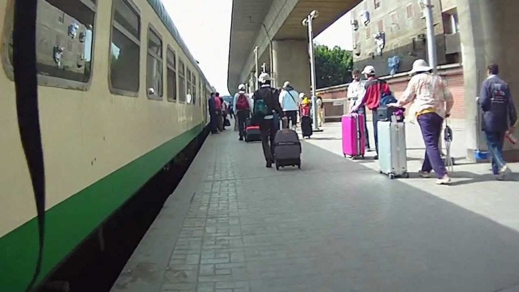 people boarding the train on the overnight train from Cairo to Luxor