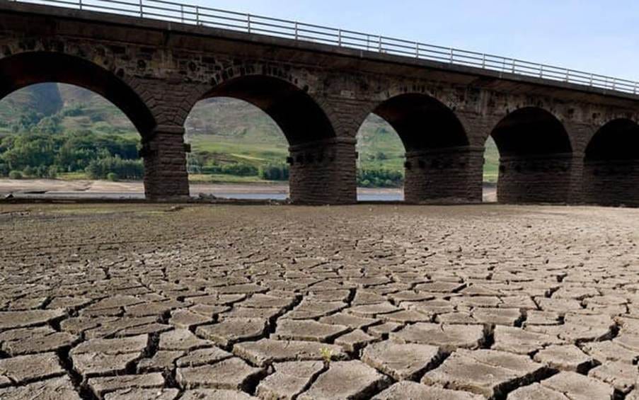 Is UK heading for a drought? UK residents urged to use water wisely ...