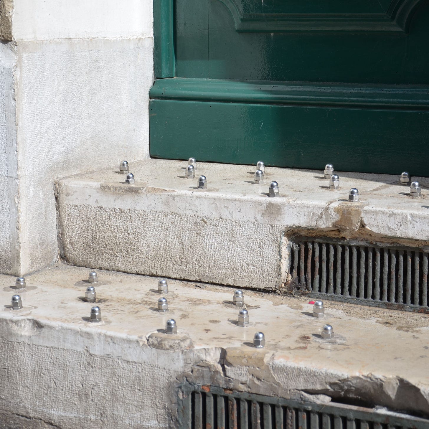 What's Behind the Uptick in Hostile Architecture? | Architectural Digest What's Behind the Uptick in Hostile Architecture? | Architectural Digest