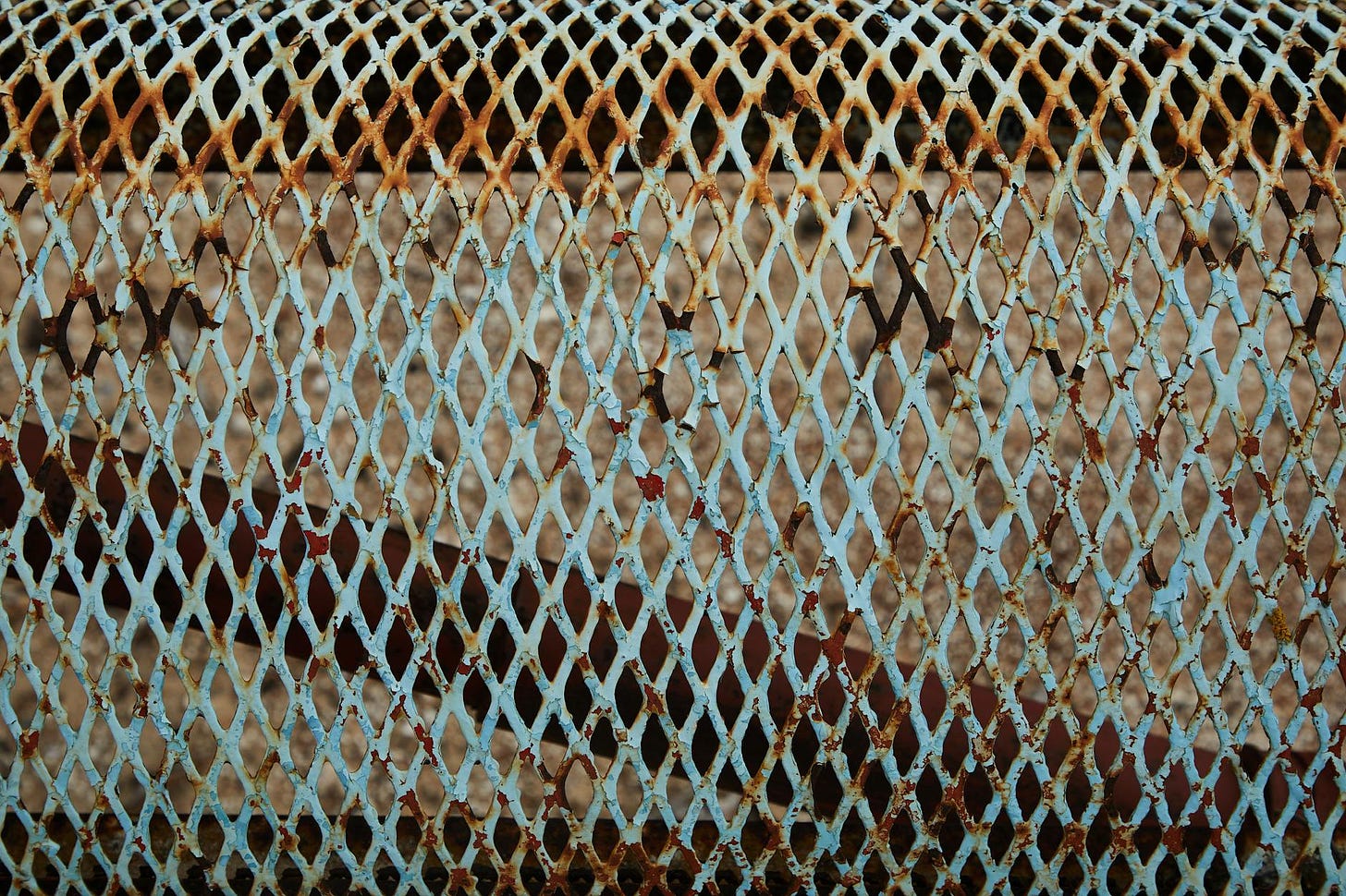 A rusty lattice