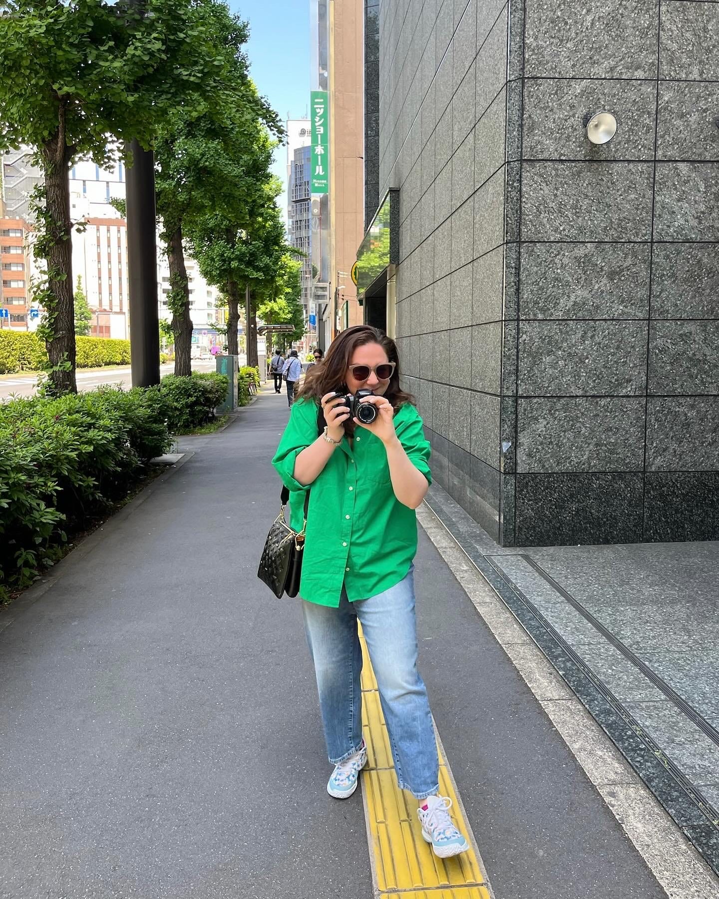 Alexis Benveniste taking pictures IRL with a camera Alexis Benveniste taking pictures IRL with a camera