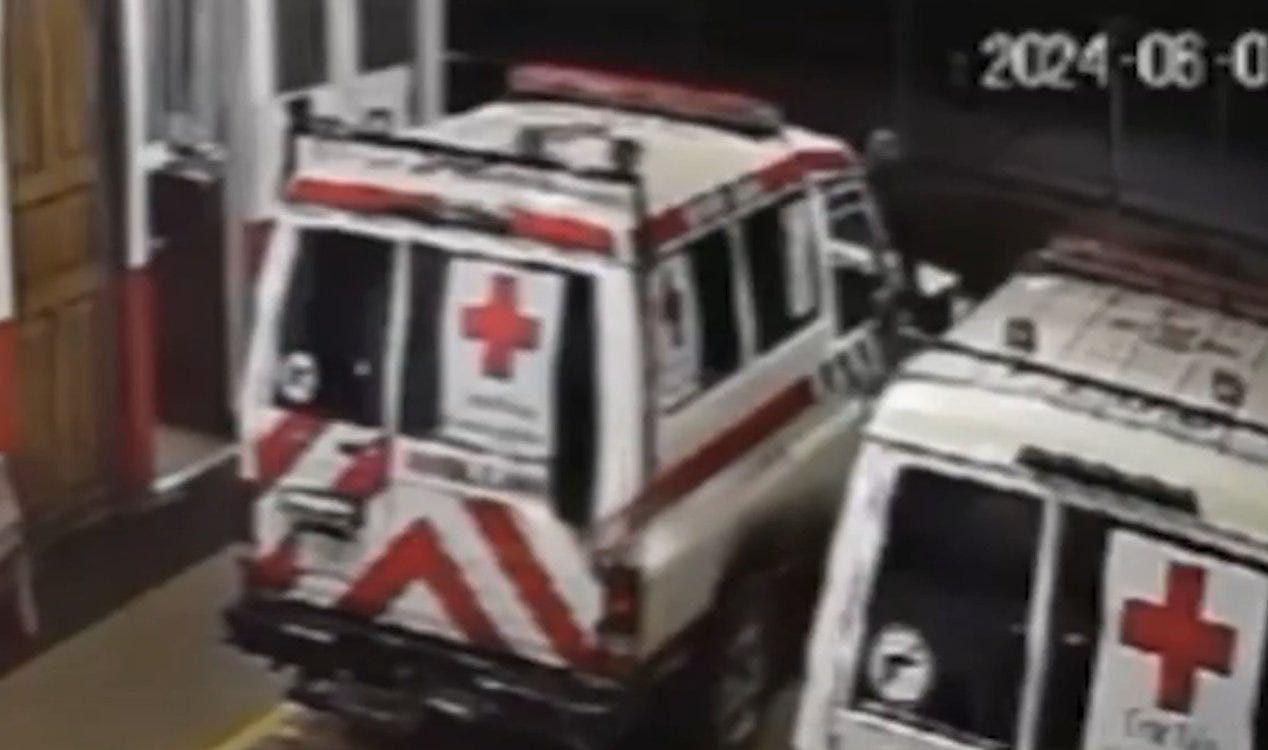 'Fantasma' supostamente aciona sirene de ambulância. 'Fantasma' supostamente aciona sirene de ambulância.