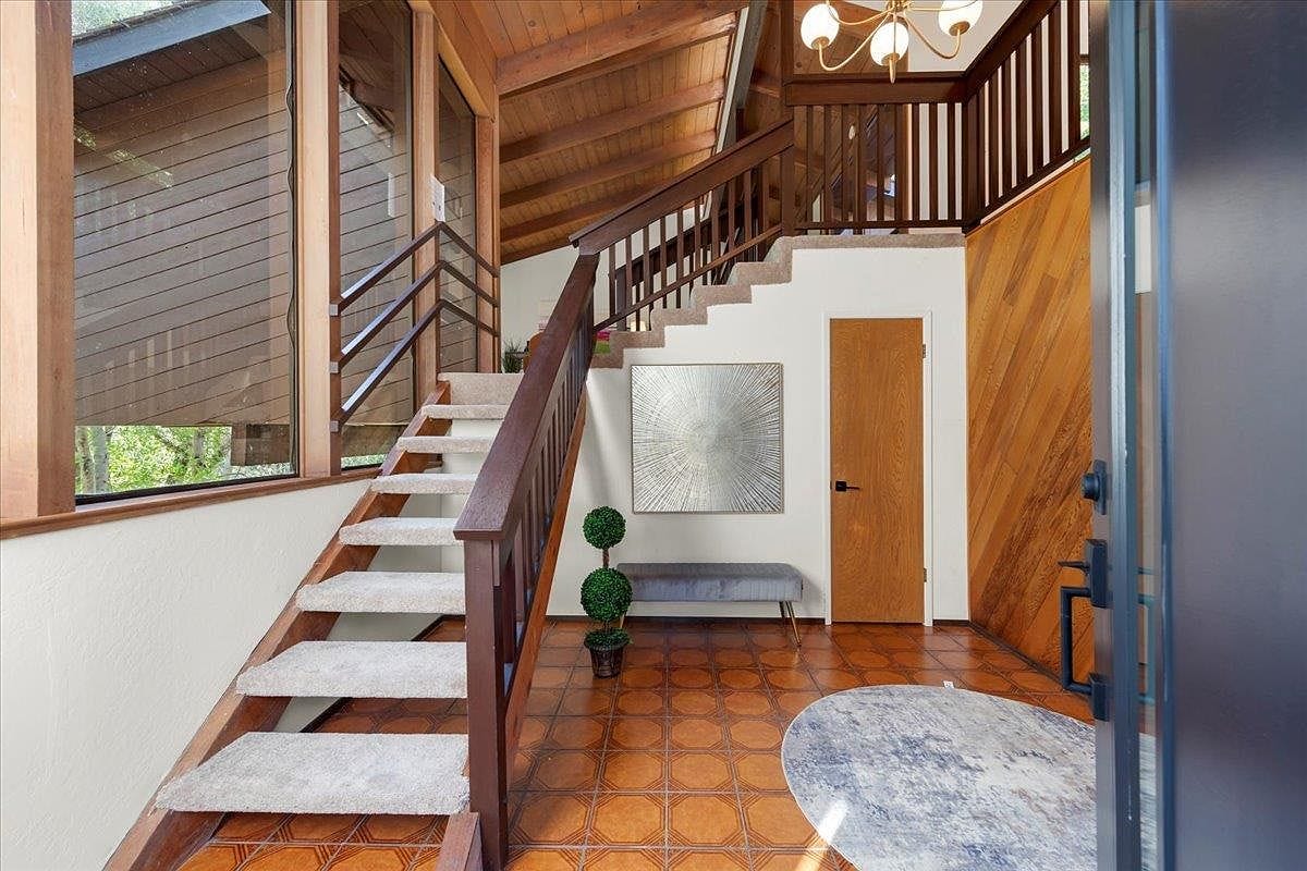 carousel photo #13 (MLS)