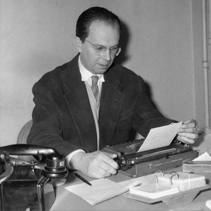 Jacques Ferran en su escritorio en L'Equipe - Foto: UEFA Direct.