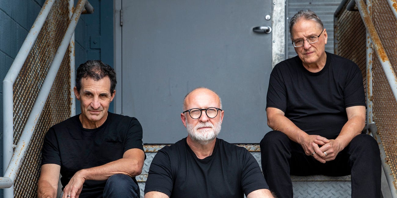 Bob Mould gets the band back together