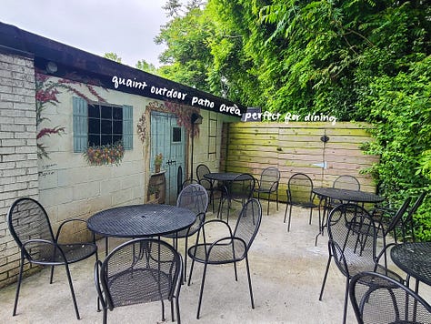 Villani's Bakery exterior & interior