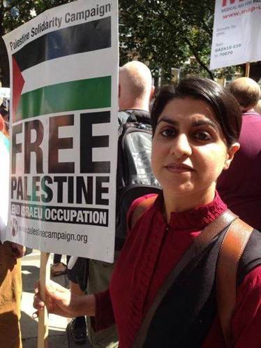 A person holding a sign

AI-generated content may be incorrect.