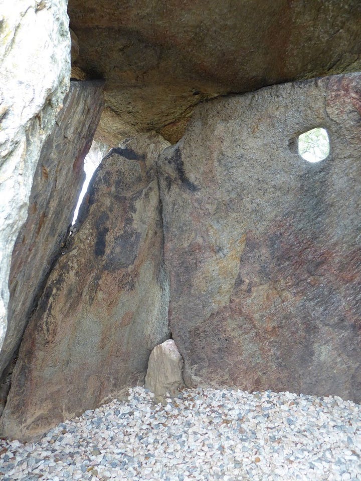 http://noledigasamimadrequeestoyhaciendofoto.blogspot.com/2019/11/anta-da-herdade-da-candeeira-dolmen.html