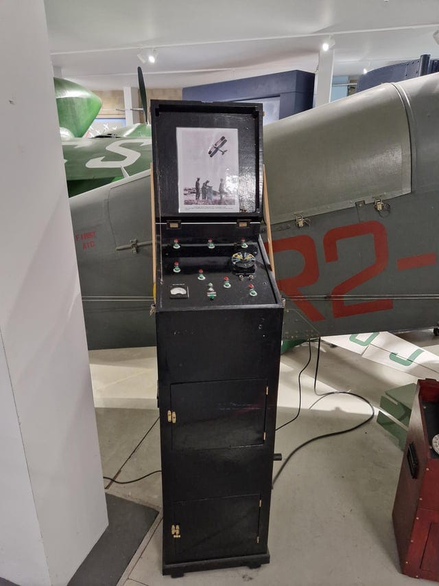 r/aviation - The de Havilland Queen Bee was this an early version of the modern drone? r/aviation - The de Havilland Queen Bee was this an early version of the modern drone?