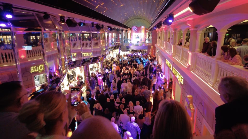 Proven Ways to Deal with The Crowds on Your Cruise!