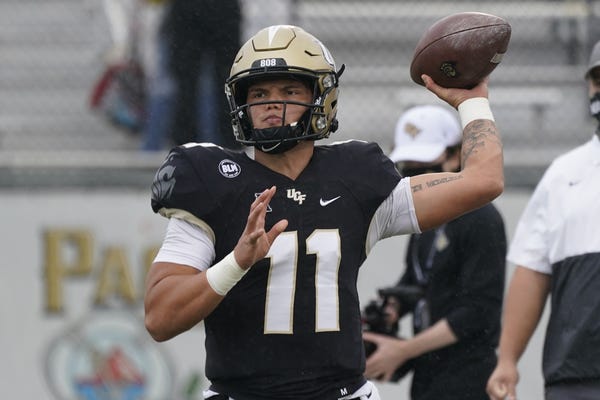 UCF quarterback Dillon Gabriel led the nation in passing yards per game in 2020. (Photo: AP) UCF quarterback Dillon Gabriel led the nation in passing yards per game in 2020. (Photo: AP)