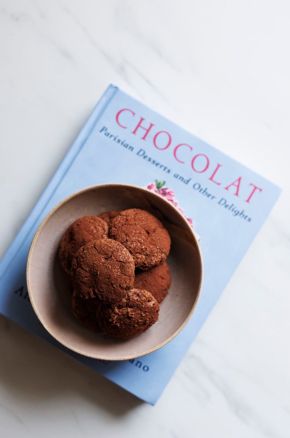 Macarons au Chocolat Fondant by Aleksandra Crapanzano