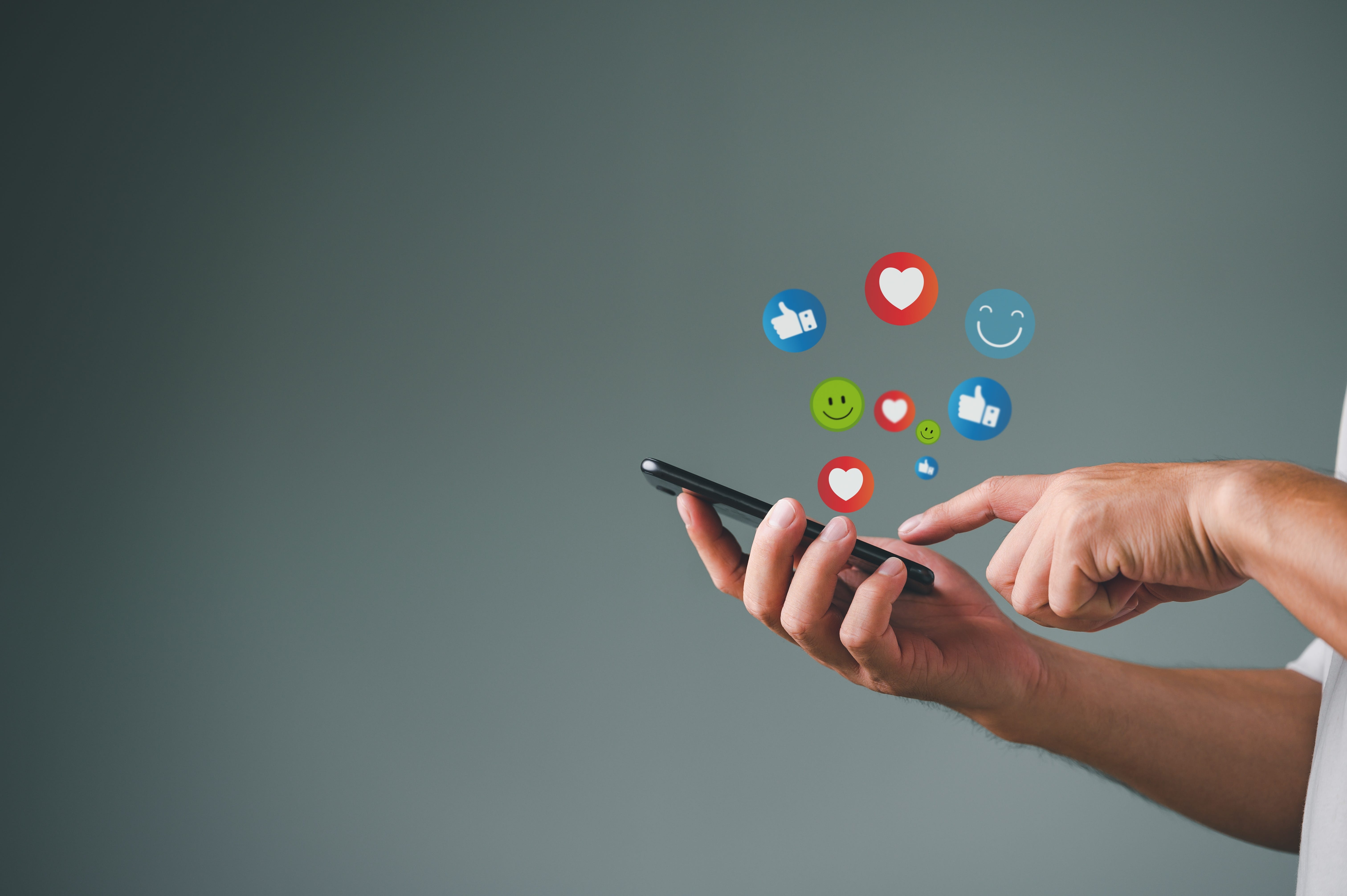 Through the looking glass: Is our screen time fuelling distrust in the media?