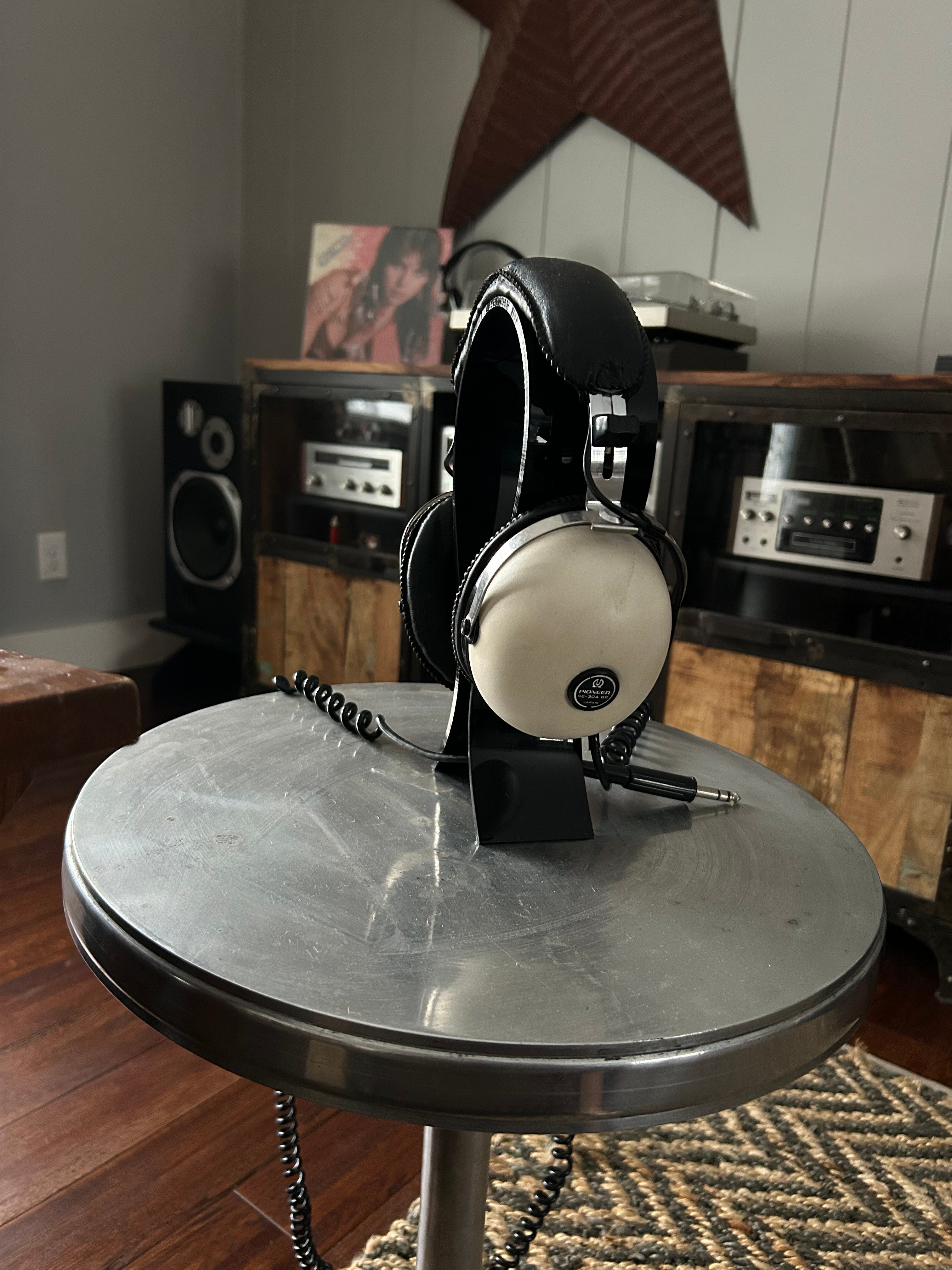 Headphone Review: Pioneer SE-30 - by Blake Charles Donley