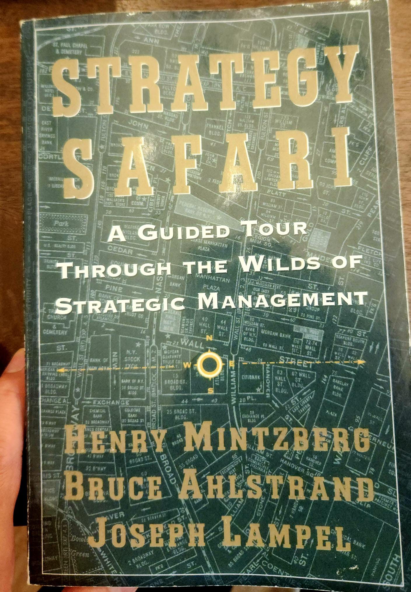 οςτι 
Α GlJ όυ 
ΤΗ 
ATEG 
m .STCCK 
ANAGEMENT 
23 ετ. 
