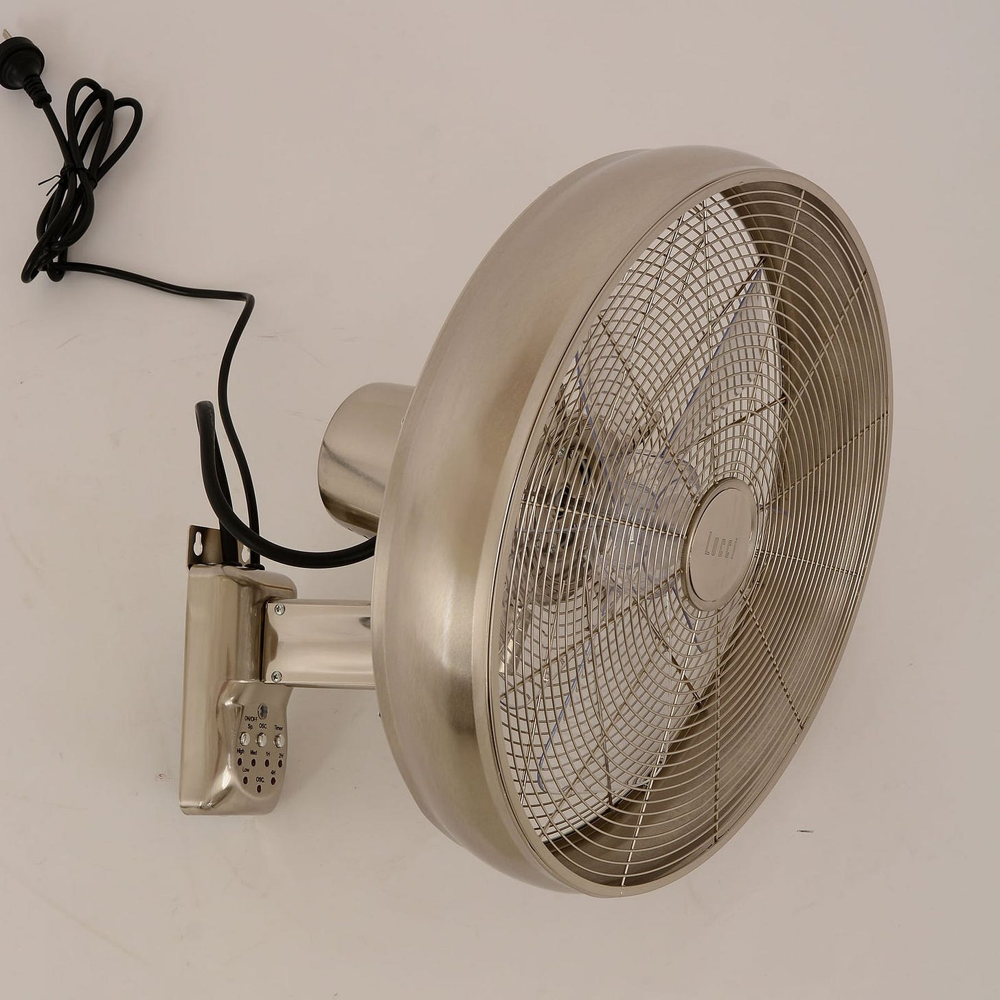 Beacon Breeze wall fan, chrome/clear, Ø 41 cm, quiet Beacon Breeze wall fan, chrome/clear, Ø 41 cm, quiet