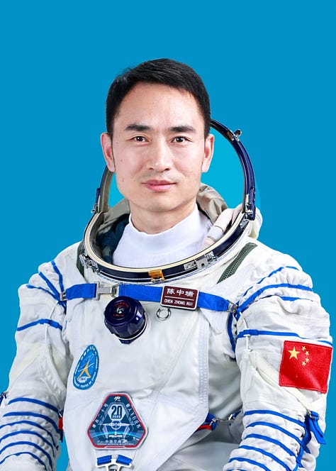 Chen Dong (left), Chen Zhongrui (center), and Wang Jie (right).