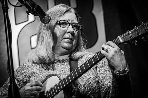 Open Mic Night at the Iron Horse Pub / photos by author