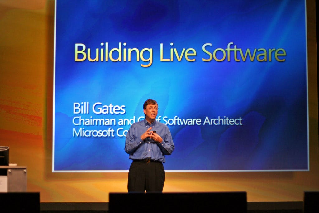 Building Live Software | Bill Gates on stage at Microsoft Te… | Flickr