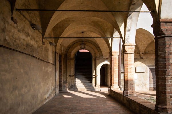 Il Centro Culturale S. Agostino a Crema (Cr), il luogo scelto da Anna per ambientare il suo ritratto per il progetto "Donne di Crema" (C)Monica Monimix Antonelli Il Centro Culturale S. Agostino a Crema (Cr), il luogo scelto da Anna per ambientare il suo ritratto per il progetto "Donne di Crema" (C)Monica Monimix Antonelli