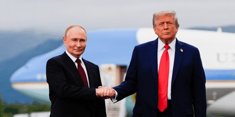 Vladimir Putin och Donald Trump. (Bild: Julia Demaree Nikhinson / AP / TT) Vladimir Putin och Donald Trump. (Bild: Julia Demaree Nikhinson / AP / TT)