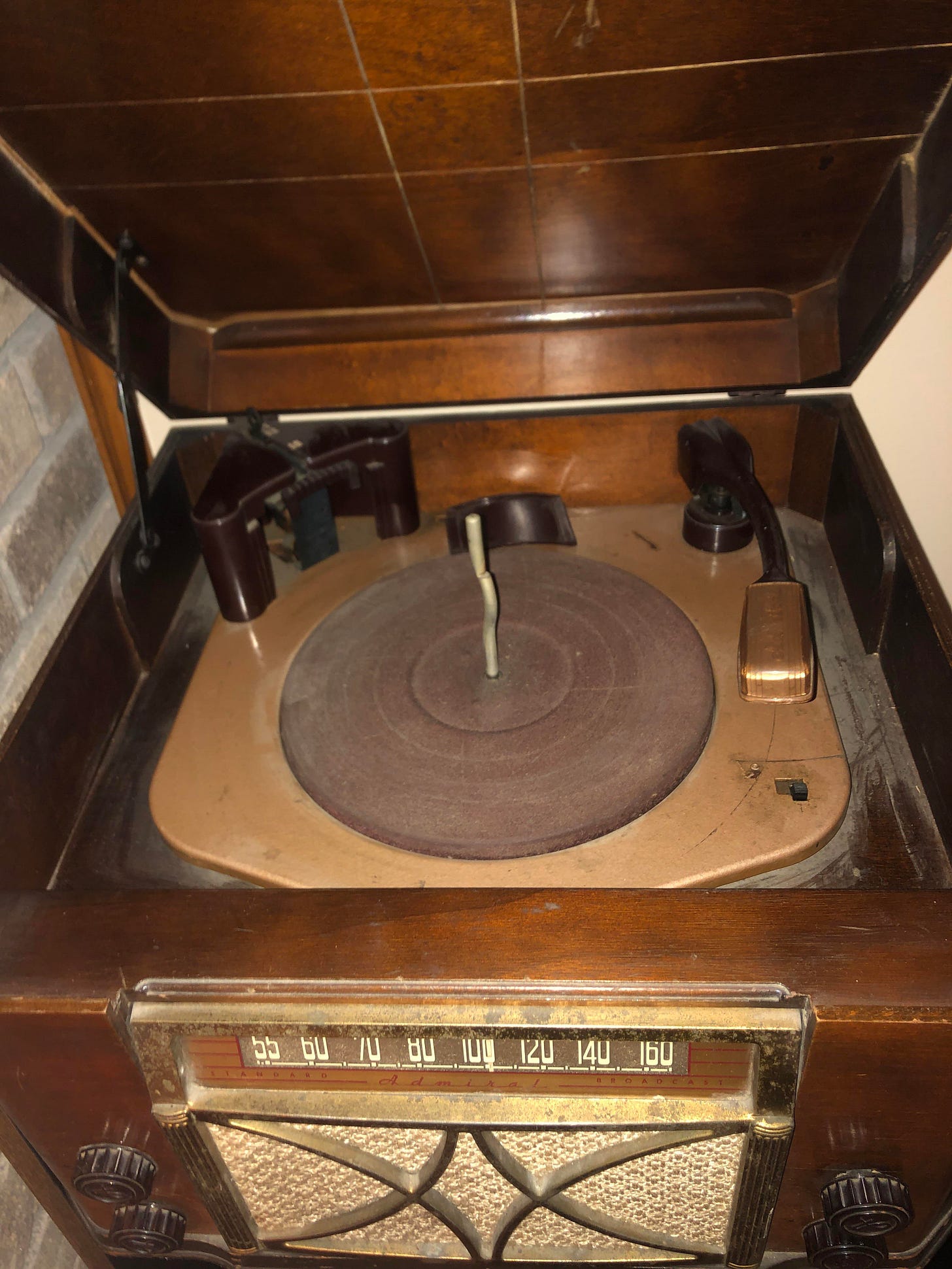 Record Player/ Radio from 1940s or 50s, looking for the model of it, about  1ft tall by 1.5 ft on each horizontal side. brand is admiral : r/HelpMeFind