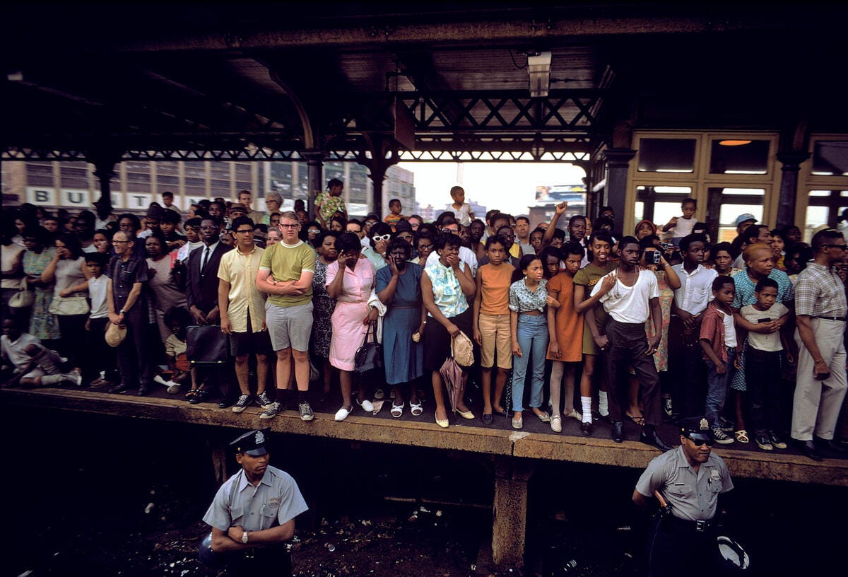 Le train funéraire de RFK : une perspective inversée | Magnum Photos