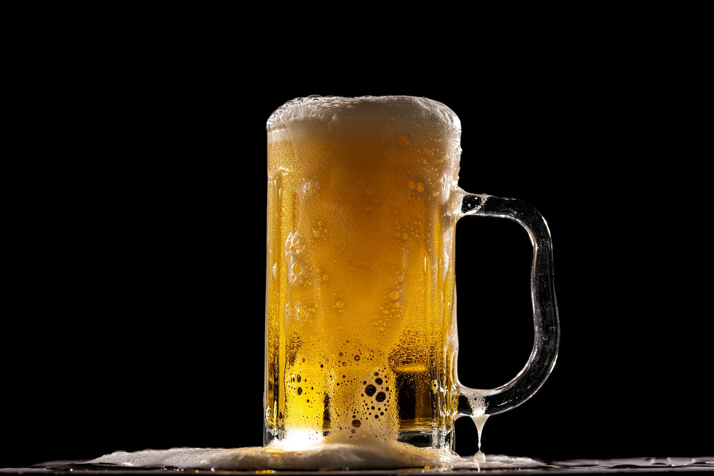 foaming beer glass