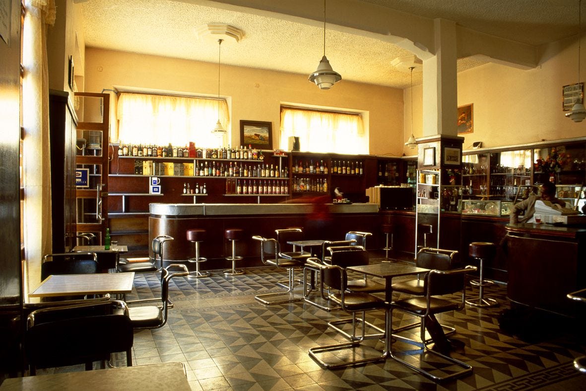 Capri Bar