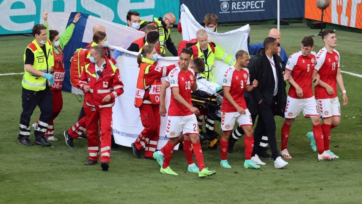 UEFA EURO 2020: Finland Fans Give Flags To Shield Christian Eriksen While  Being Stretchered Off | Football News