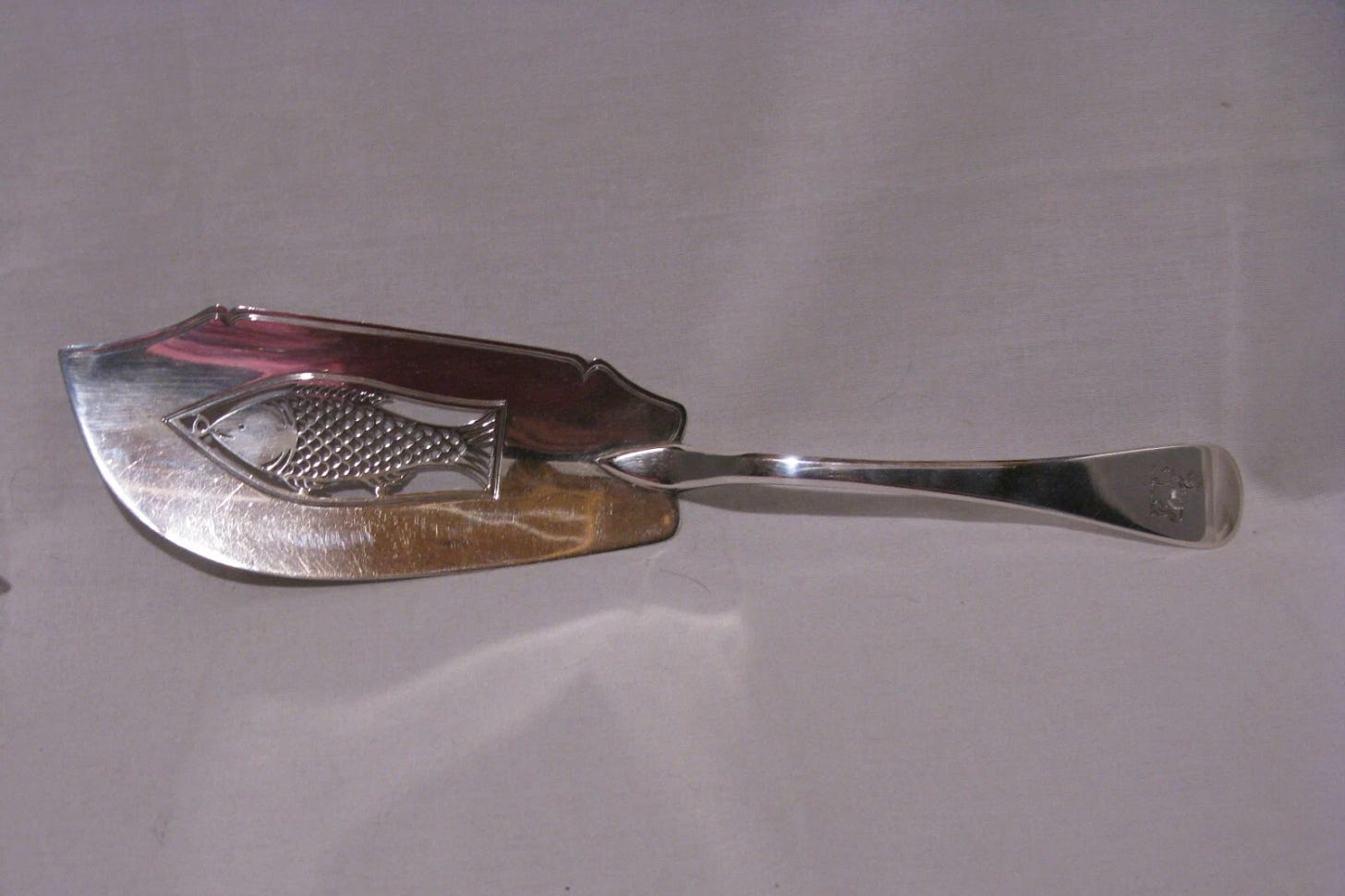 ANTIQUE ENGLISH STERLING SILVER FISH SLICE by ELEY & FEARN, LONDON, 1821 - Picture 1 of 5